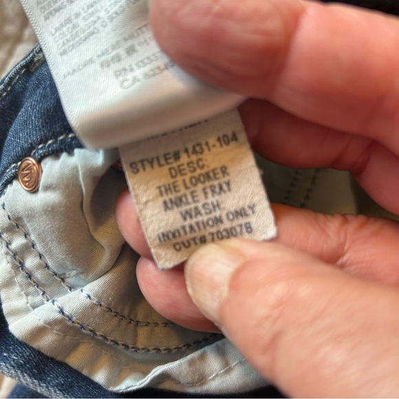 MOTHER The Looker Ankle Fray Jeans in Invitation Only Wash. Size. 25. - Picture 14 of 16